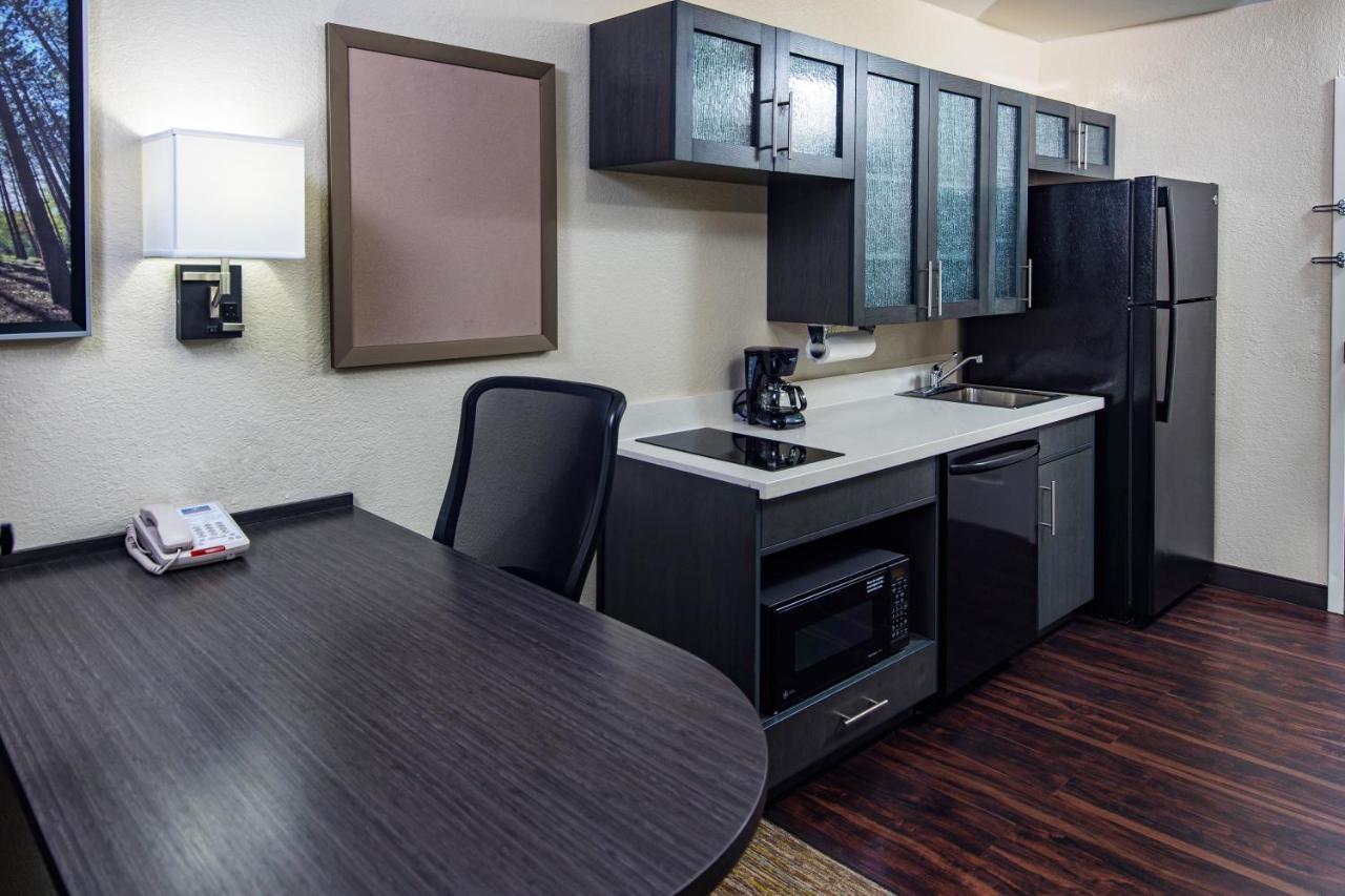 Candlewood Suites Appleton By Ihg Exterior photo